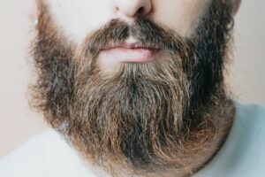 Unterschiede im Haarwachstum: Kopfhaar versus Körperhaar