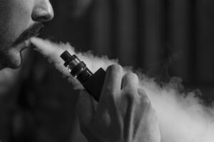 Passiv-E-Zigarettenrauch im Vergleich zu regulärem Zigarettenrauch